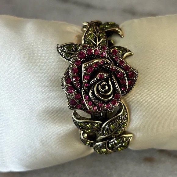 HEIDI DAUS Signed Vintage 1990's Green And Red Rose Shaped Hinged Cuff Bracelet - Picture 5 of 6